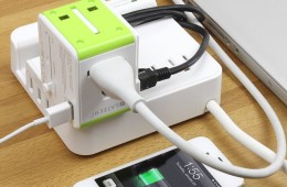 Satechi Smart Travel Router with USB Port Satechi Smart Travel Router with USB Port