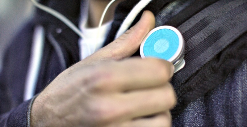 O6 Lets you Control your Phone Without Looking - GetdatGadget