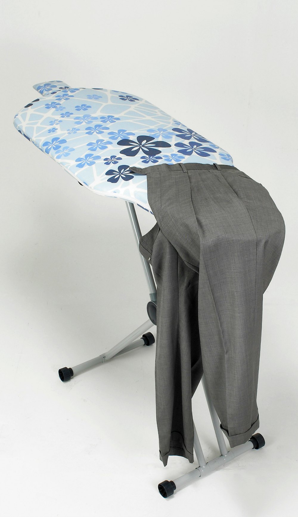 Dazzl 360 Rotating Ironing Board Makes Ironing Quick and Easy ...